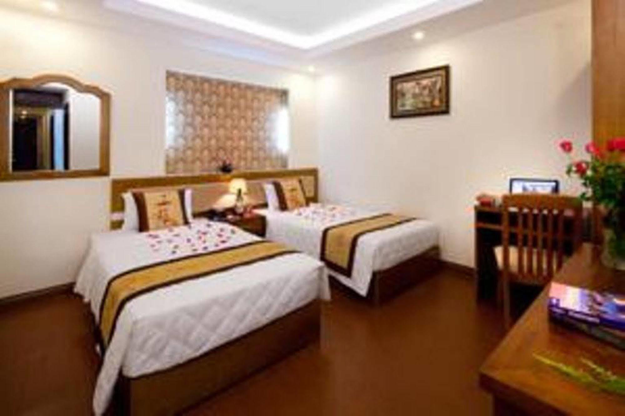 Lam Bao Long Hotel Hue Exterior photo