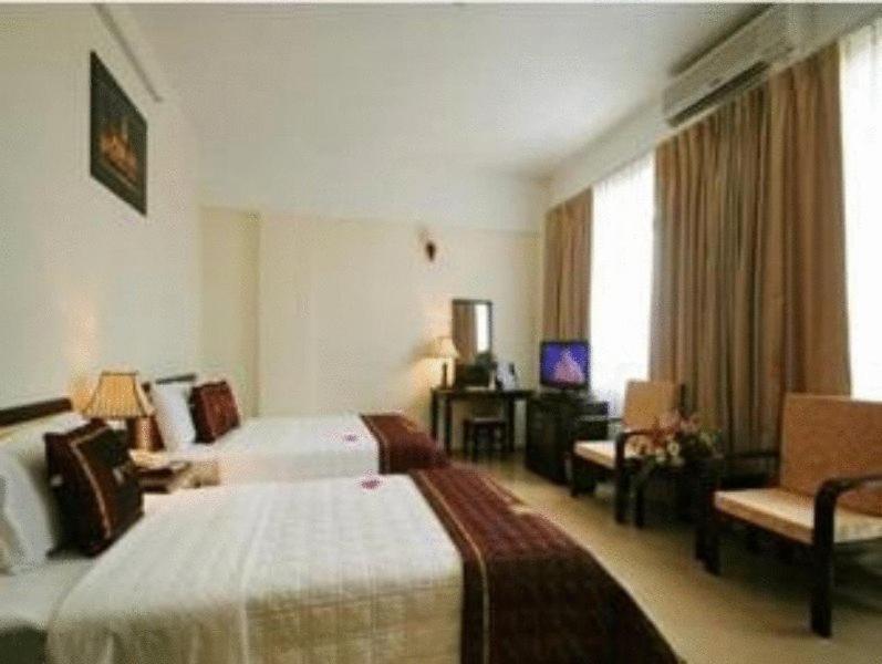 Lam Bao Long Hotel Hue Room photo